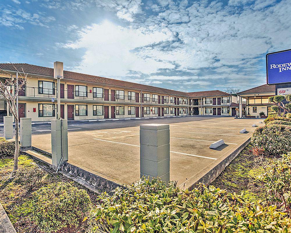Sea Drift Inn Юрика Экстерьер фото